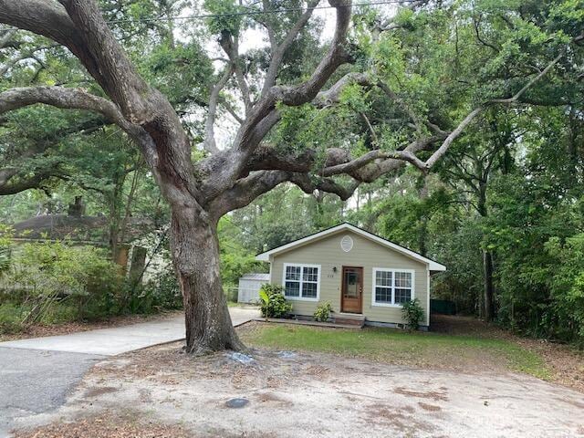 418 Meritta Ave, Beaufort, SC 29902 - view of front of home