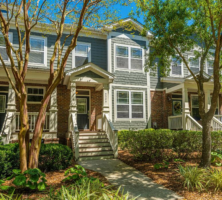 view of townhome / multi-family property