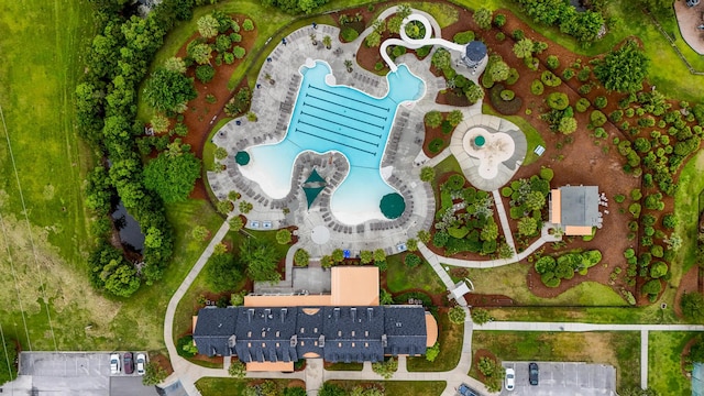 bird's eye view of a pool area