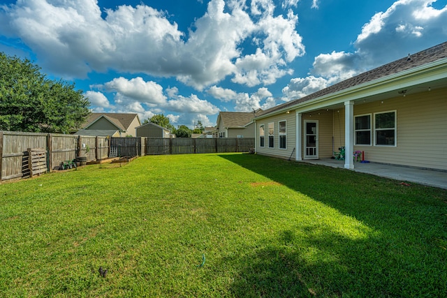 view of yard featuring a patio