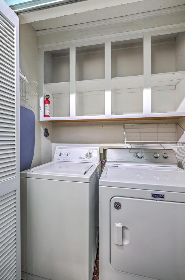 1115 Shadow Lake Cir, Mount Pleasant, SC 29464 - clothes washing area featuring washing machine and clothes dryer