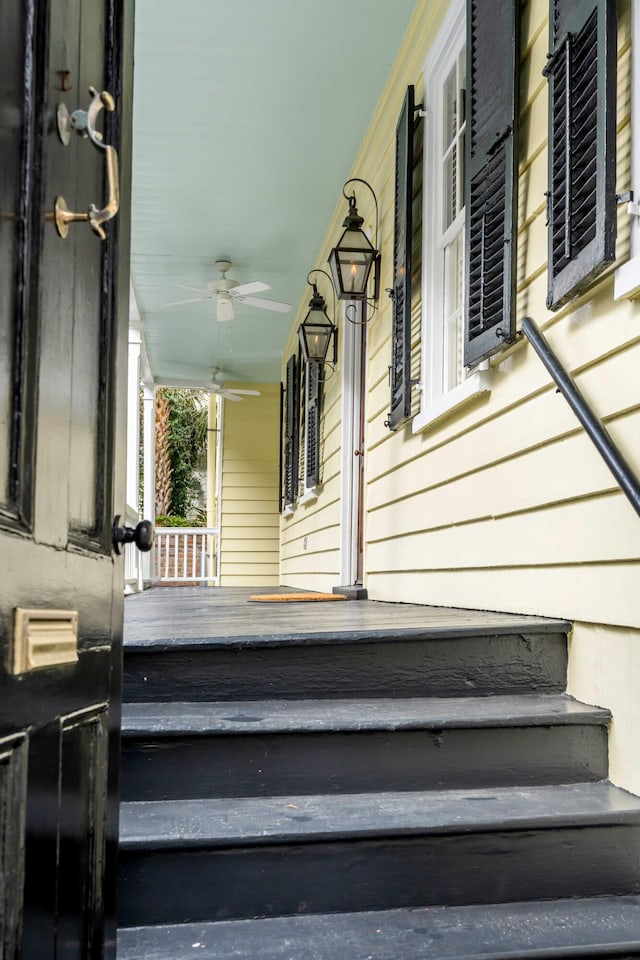 exterior space with a ceiling fan and covered porch