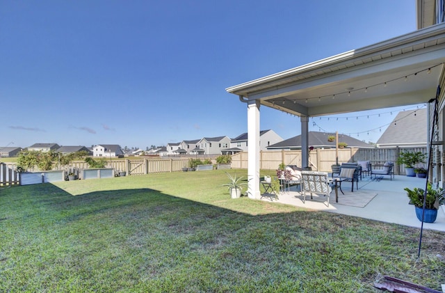 view of yard featuring a patio area