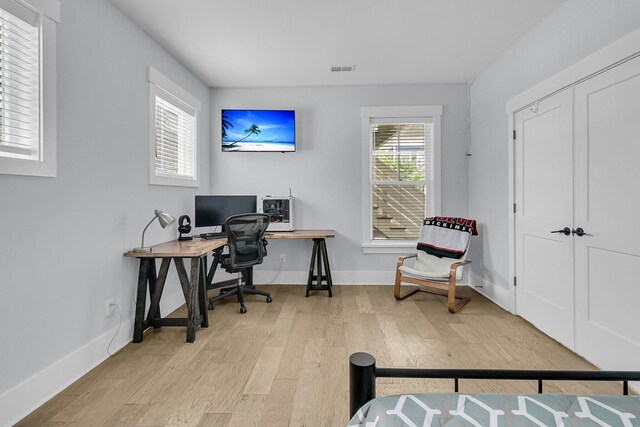 1182 Welcome Dr, Mount Pleasant, SC 29464 - office space featuring light wood-style floors and baseboards
