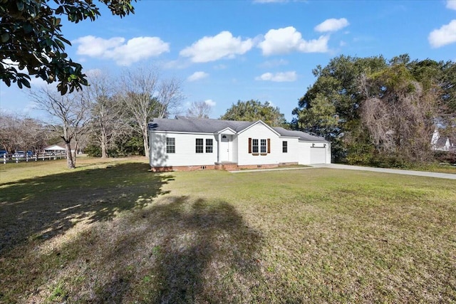 view of front of house featuring crawl space, a garage, driveway, and a front lawn