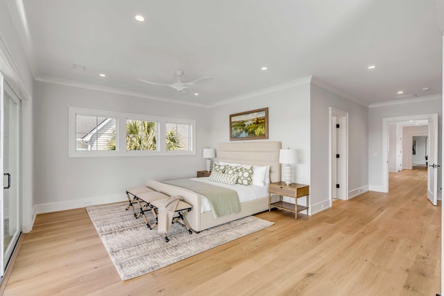 bedroom featuring light wood-style flooring, recessed lighting, visible vents, baseboards, and crown molding