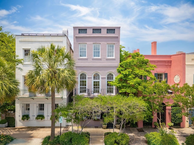 71 E Bay St, Charleston, SC 29401 - view of front facade with stucco siding