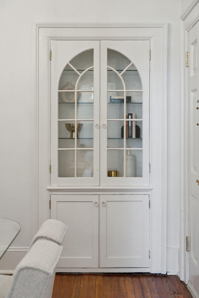 71 E Bay St, Charleston, SC 29401 - detailed view of wood finished floors