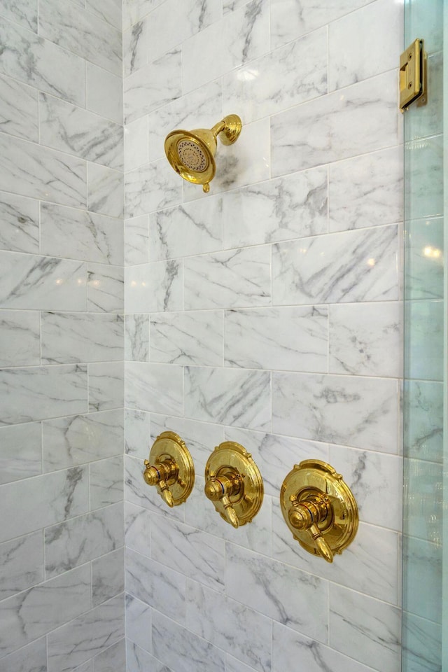 71 E Bay St, Charleston, SC 29401 - bathroom view of a tile shower