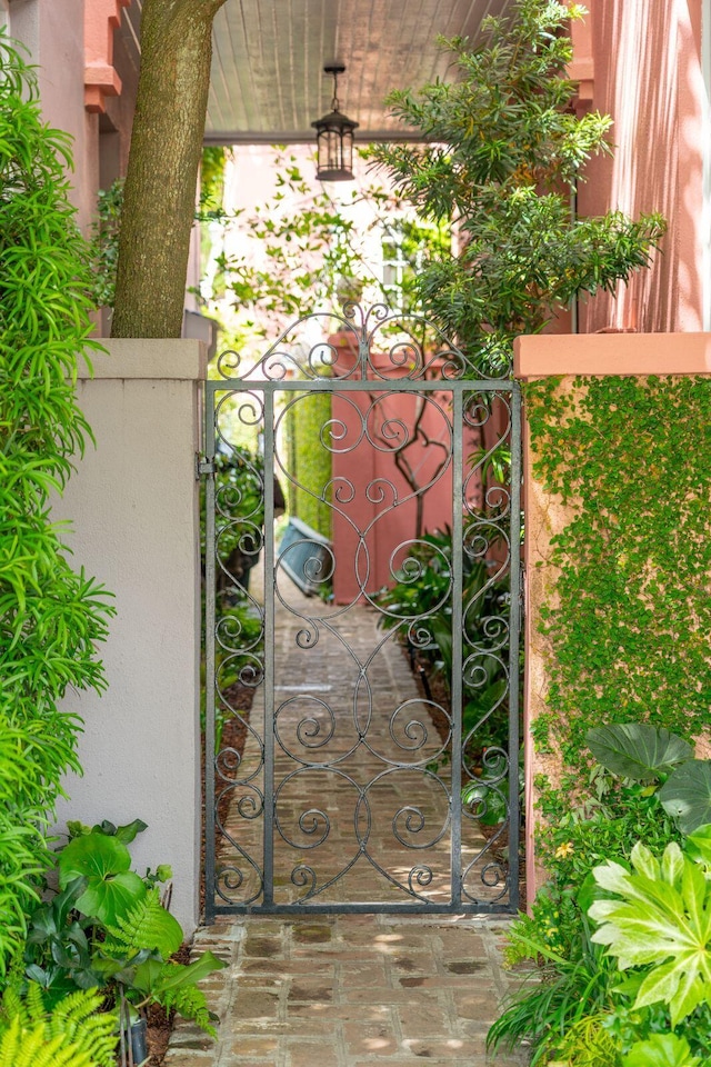 71 E Bay St, Charleston, SC 29401 - view of gate