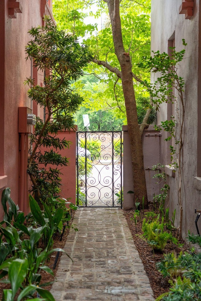 71 E Bay St, Charleston, SC 29401 - view of gate