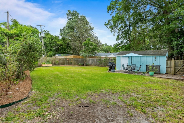 532 Sunset Dr, Charleston, SC 29407 - view of yard with an outbuilding