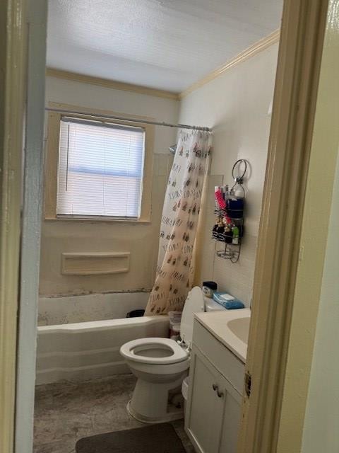 full bathroom featuring crown molding, shower / bathtub combination with curtain, vanity, and toilet