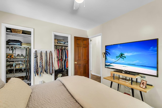 bedroom featuring ceiling fan