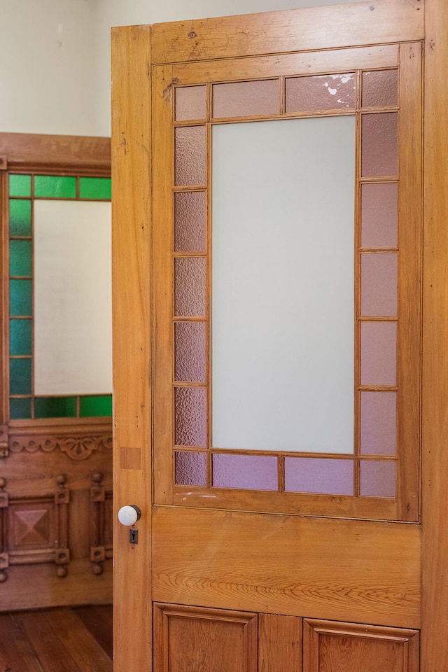 interior details with hardwood / wood-style floors