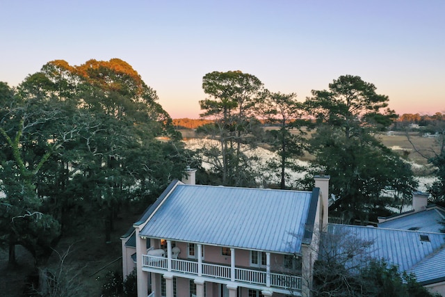 view of aerial view at dusk