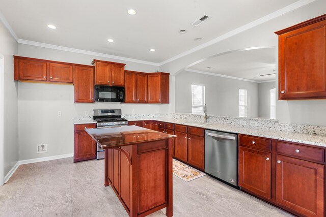 empty room with ceiling fan and light colored carpet