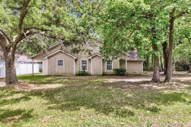 2919 Fernwood Dr, North Charleston, SC 29406 - view of front of house featuring fence and a front yard