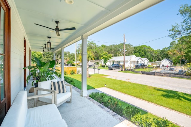 view of patio with ceiling fan and covered porch