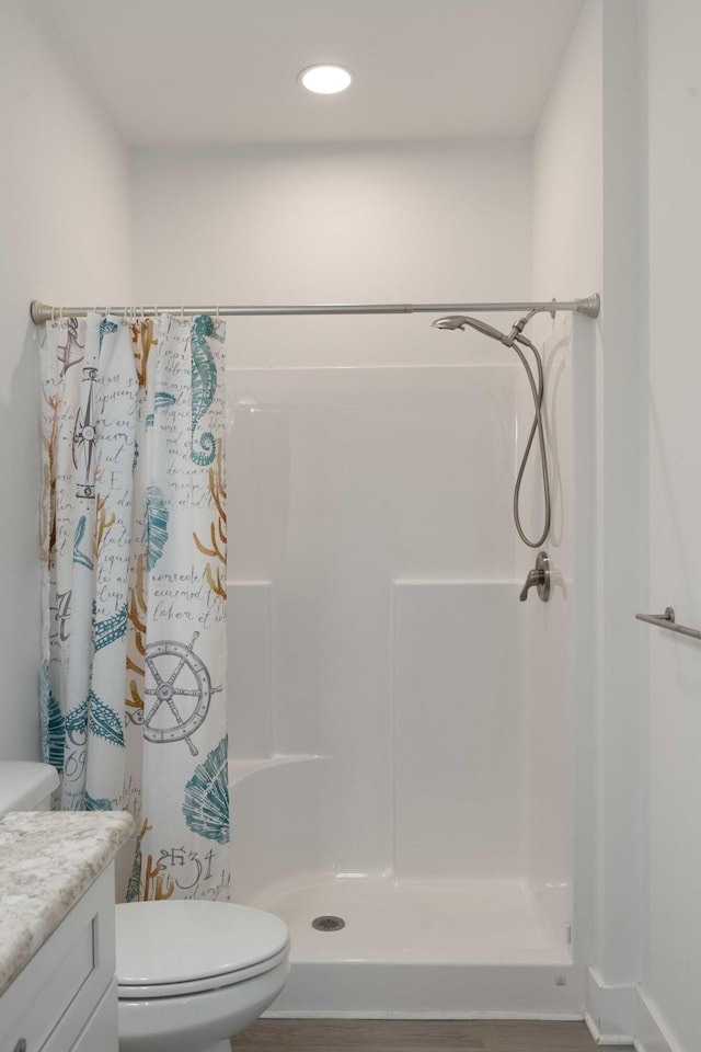 31 W 9th St, Folly Beach, SC 29439 - full bath with vanity, a shower with shower curtain, and recessed lighting