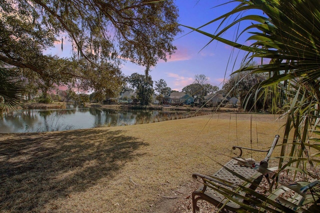 view of yard featuring a water view