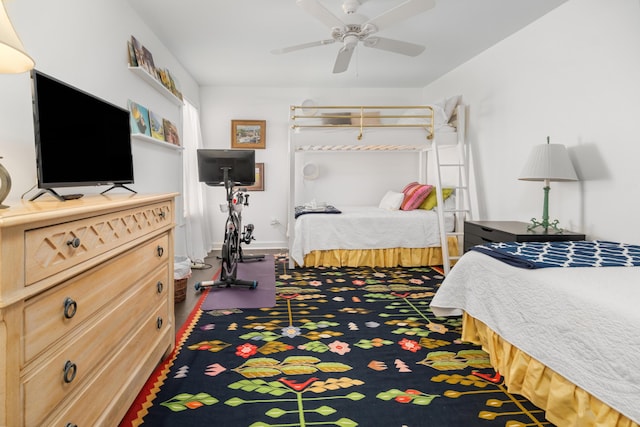 bedroom with ceiling fan