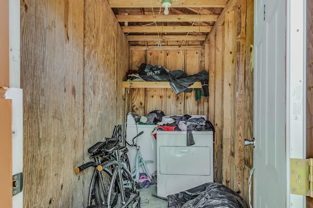 storage area featuring washer / clothes dryer