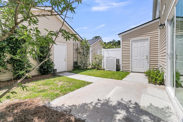 4823 Shady Tree Ln, Summerville, SC 29485 - view of yard with a patio