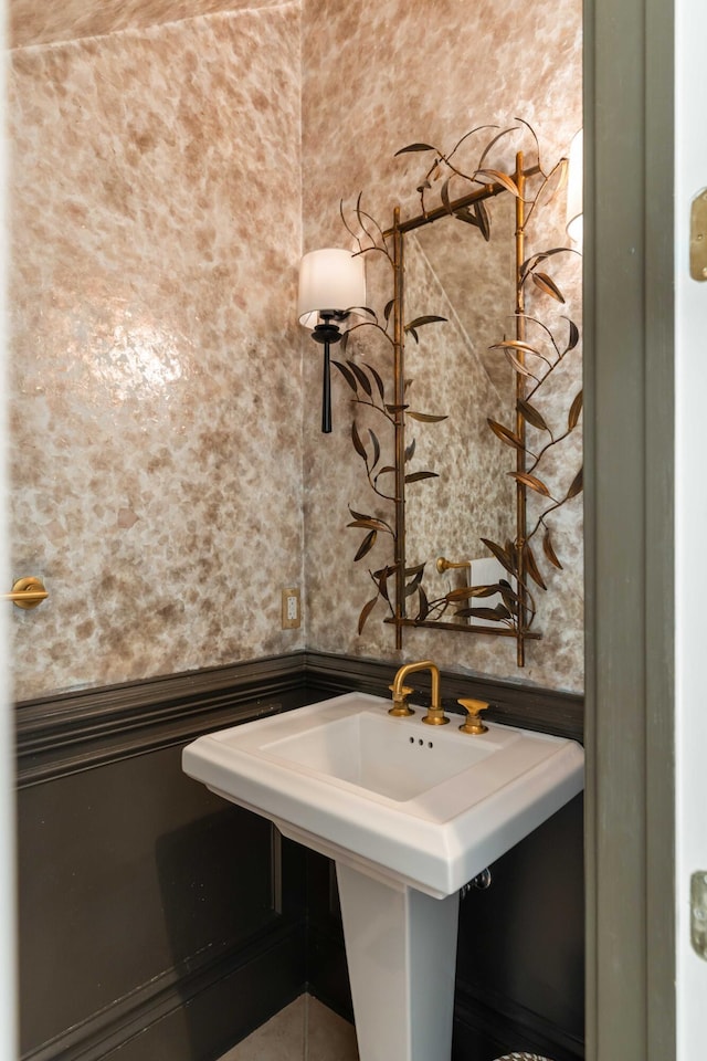 bathroom featuring tile patterned floors