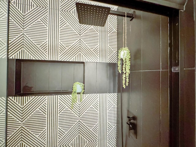 27 Fitzroy Dr, Charleston, SC 29414 - bathroom view of a tile shower