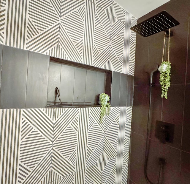 27 Fitzroy Dr, Charleston, SC 29414 - bathroom view of a tile shower
