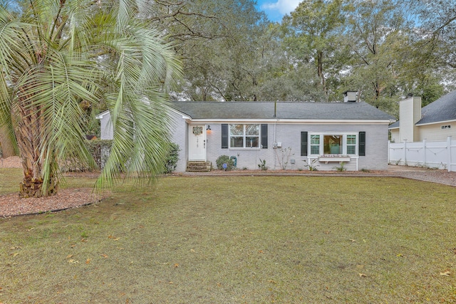 view of front of house with a front yard