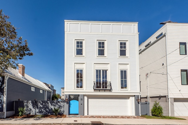 view of front facade featuring a garage