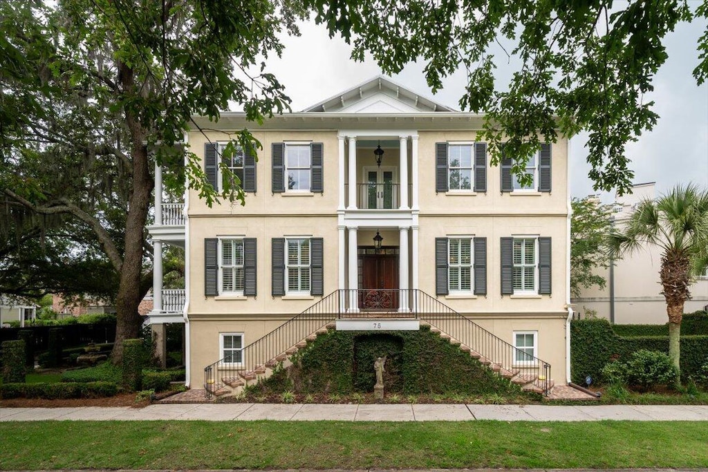 view of front of house