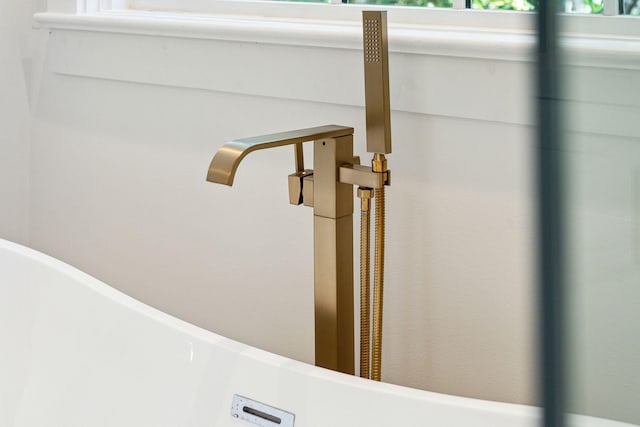 380 Tidal Reef Cir, Mount Pleasant, SC 29464 - bathroom view of a soaking tub