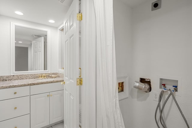 view of exterior entry featuring ceiling fan