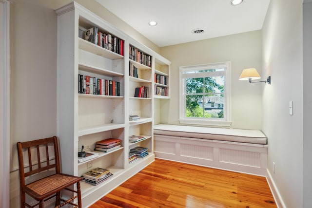 707 Royall Ave, Mount Pleasant, SC 29464 - sitting room with baseboards, light wood-type flooring, visible vents, and recessed lighting