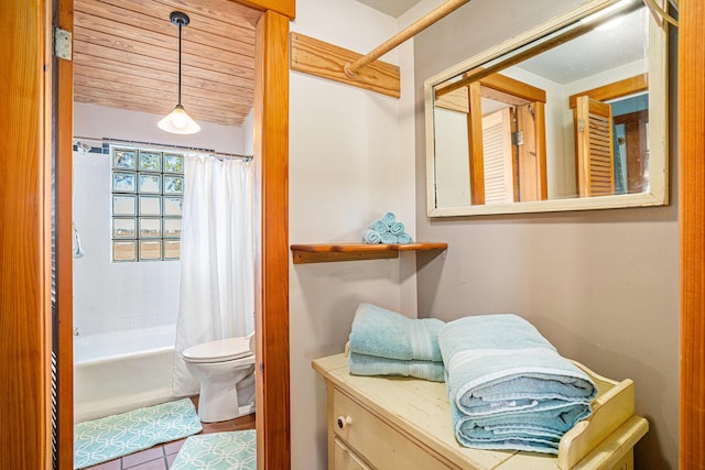 520 E Huron Ave, Folly Beach, SC 29439 - bathroom featuring shower / bath combo, vanity, and tile patterned flooring