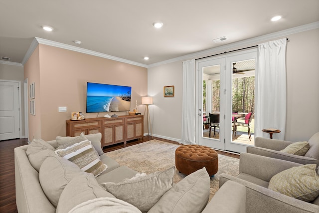 living room featuring crown molding, recessed lighting, and wood finished floors