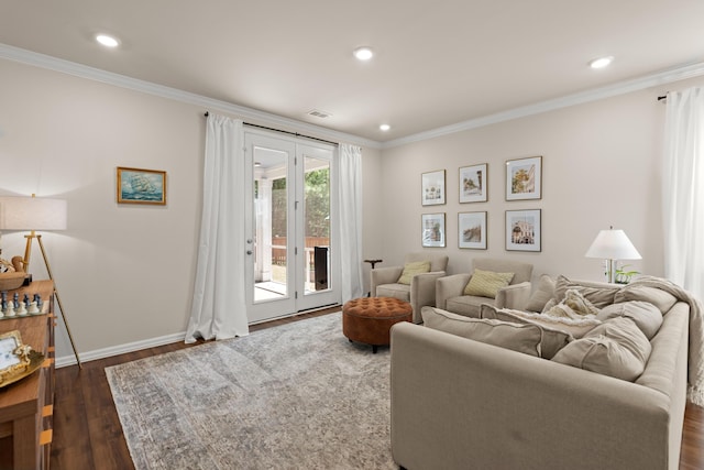 living area with visible vents, crown molding, baseboards, recessed lighting, and dark wood-style flooring