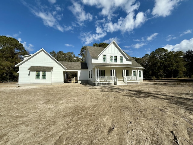 view of front facade featuring a porch