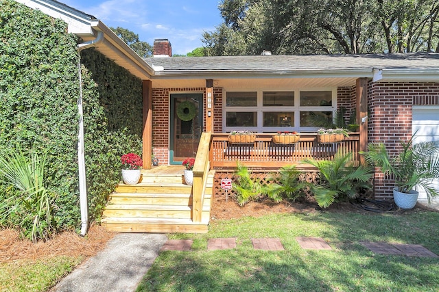 property entrance featuring a porch