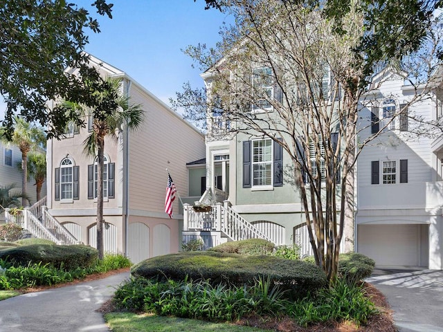 view of front facade featuring a garage