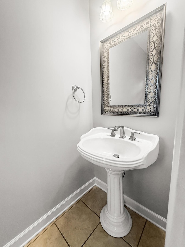 206 Chaussee Blvd, Summerville, SC 29483 - bathroom featuring baseboards and tile patterned flooring