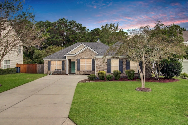 view of front of home featuring a yard