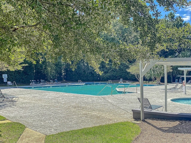543 Castle Hall Rd, Mount Pleasant, SC 29464 - community pool with a patio area