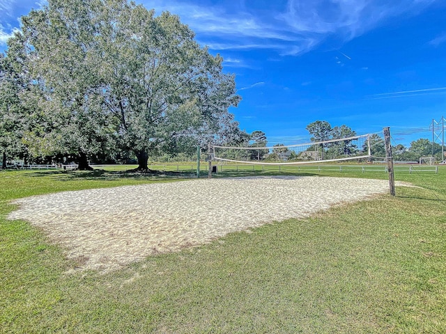 543 Castle Hall Rd, Mount Pleasant, SC 29464 - view of property's community featuring volleyball court and a lawn