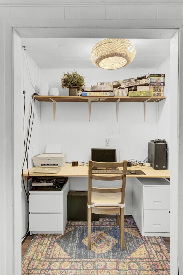 1032 Windward Rd, Charleston, SC 29412 - home office featuring built in study area