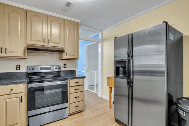 kitchen with crown molding, light brown cabinetry, stainless steel appliances, and light wood-type flooring