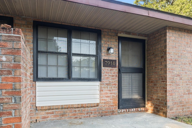 7914 Dutch Ct, North Charleston, SC 29420 - property entrance featuring brick siding